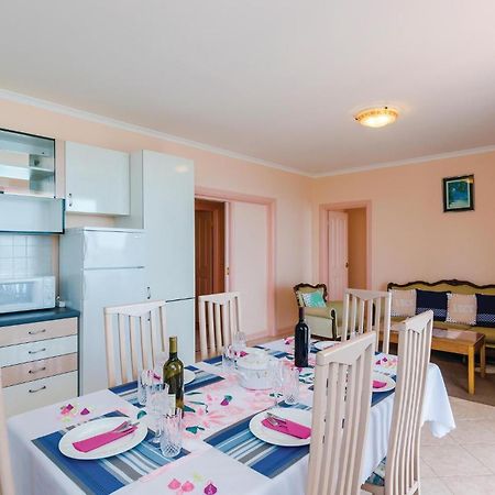 3 Bedroom Beautiful Apartment In Orašac Exteriör bild