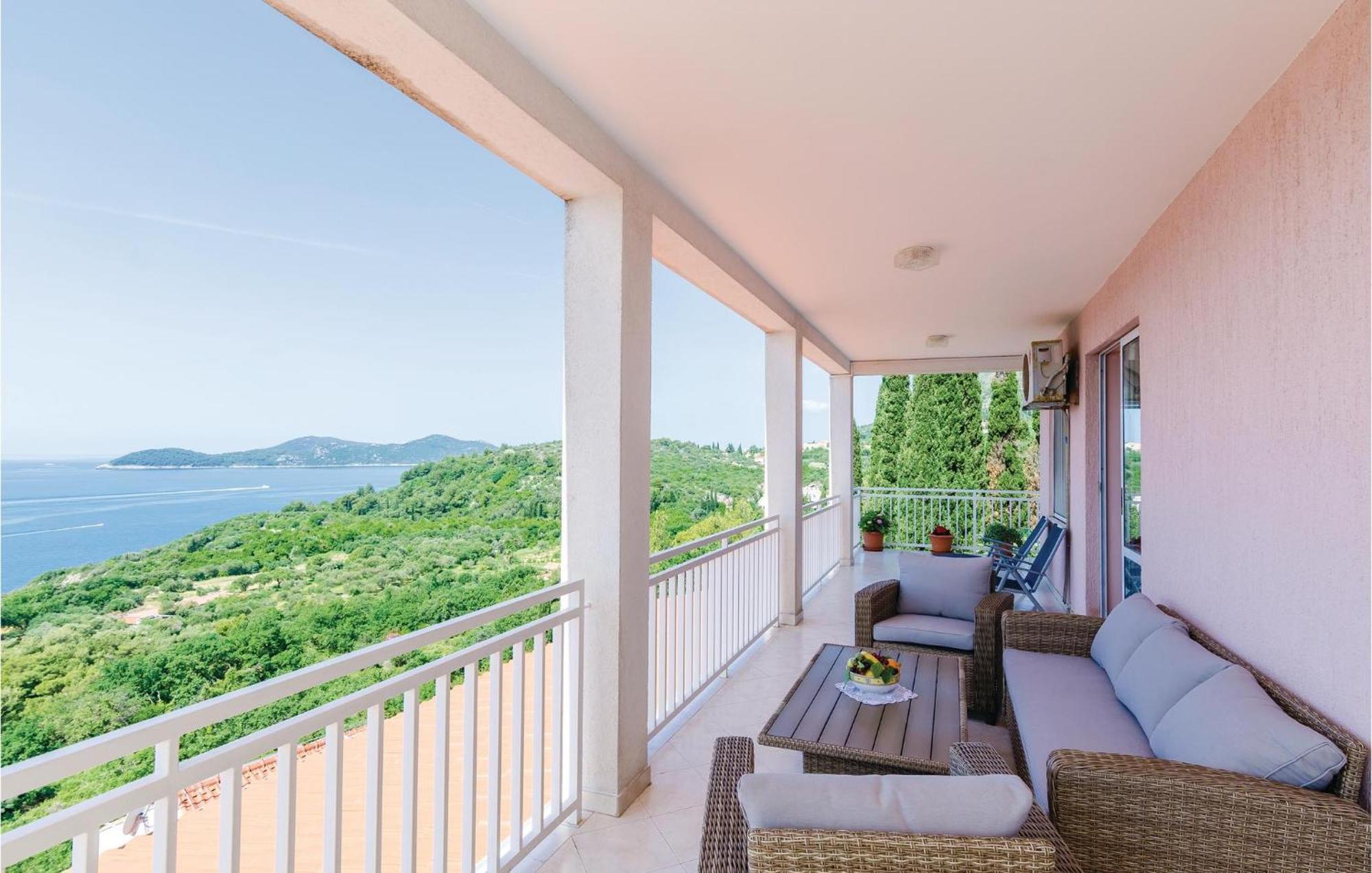 3 Bedroom Beautiful Apartment In Orašac Exteriör bild