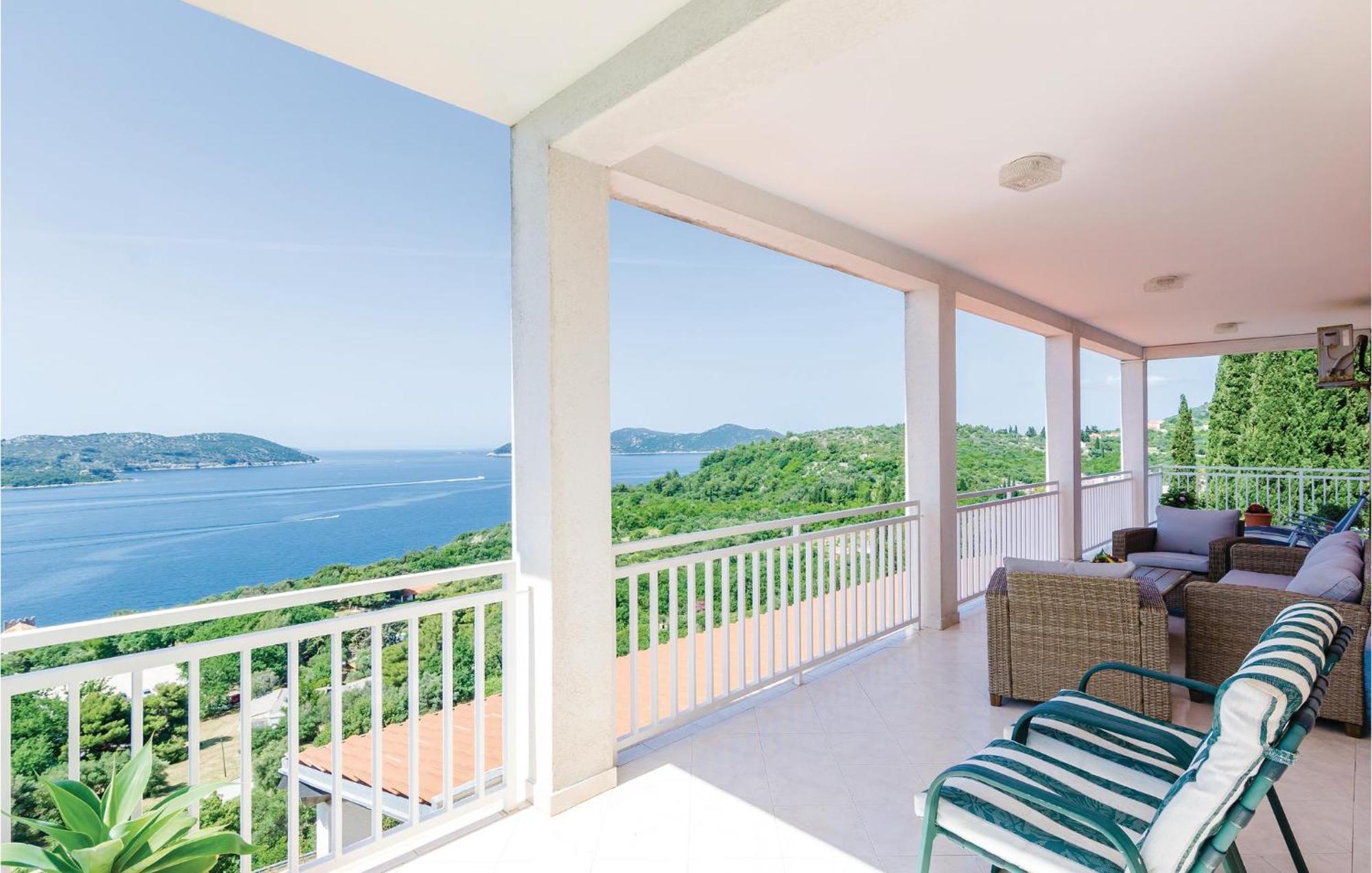 3 Bedroom Beautiful Apartment In Orašac Exteriör bild