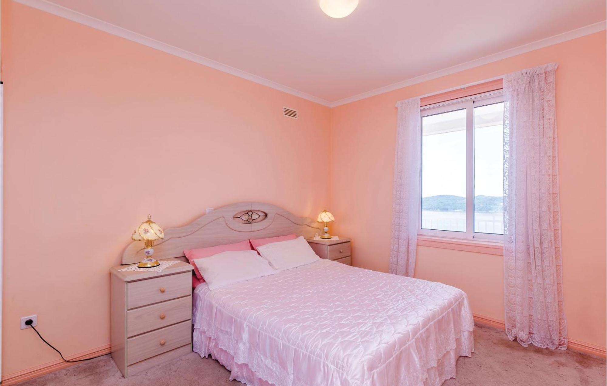 3 Bedroom Beautiful Apartment In Orašac Exteriör bild